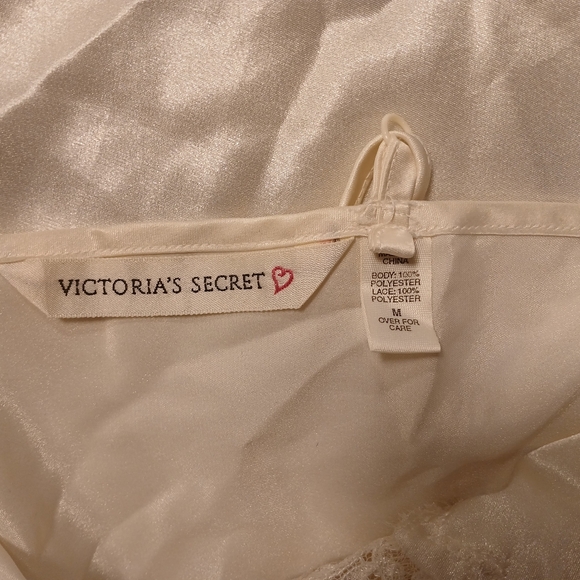 Victoria's Secret Cream Chemise - Picture 7 of 16